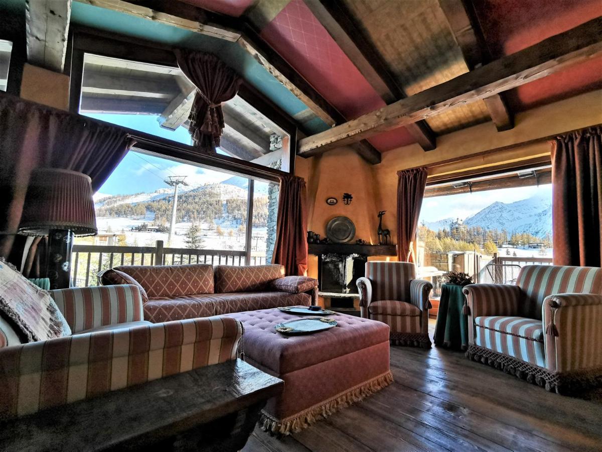 Hostdomus - Imperial Chalet Villa Sestriere Luaran gambar