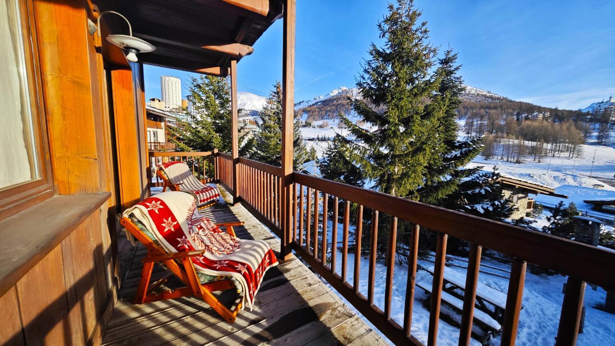 Hostdomus - Imperial Chalet Villa Sestriere Luaran gambar