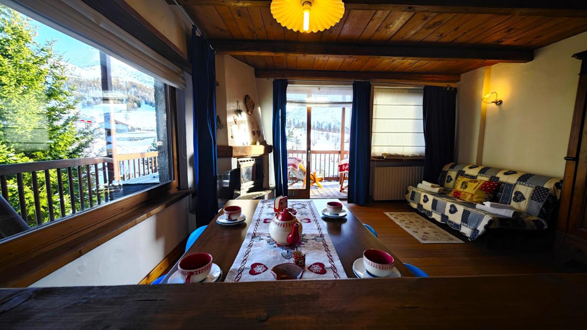 Hostdomus - Imperial Chalet Villa Sestriere Luaran gambar
