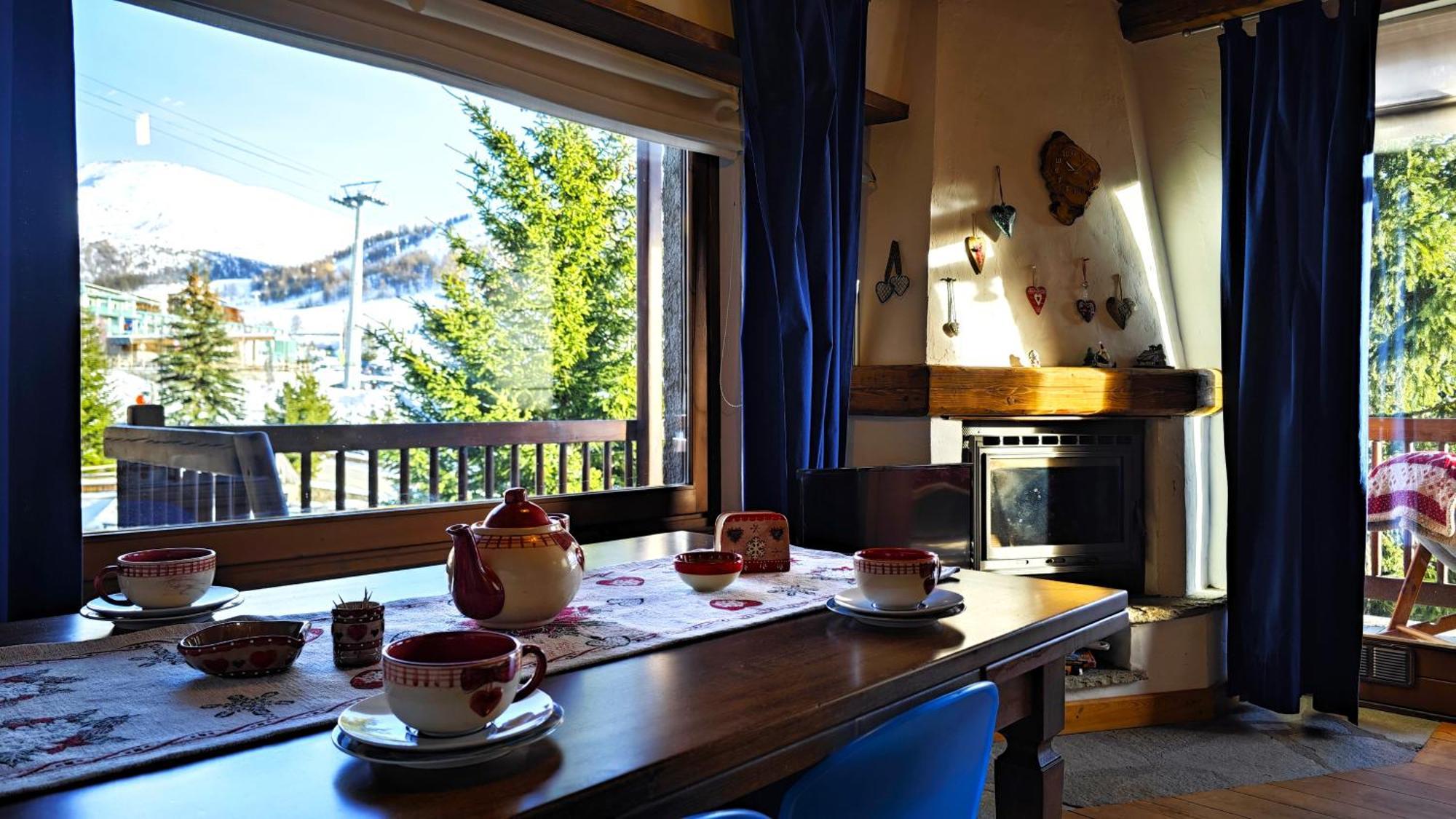 Hostdomus - Imperial Chalet Villa Sestriere Luaran gambar